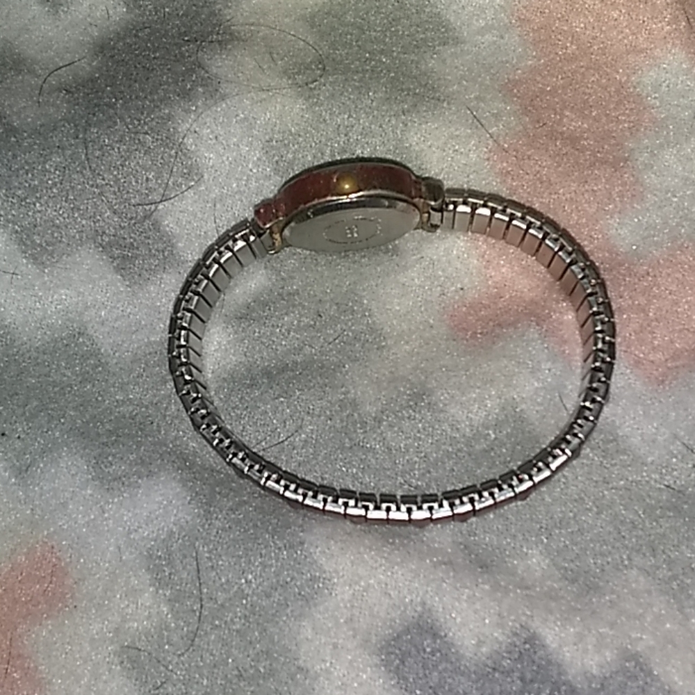 Watch - Picture 2 of 3